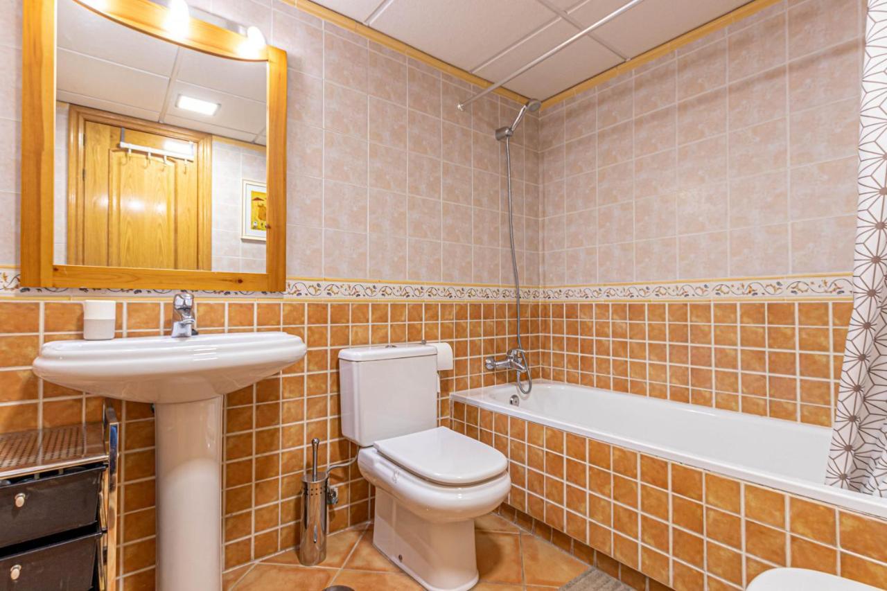 797 Holiday Rentals- Piso Con Amplia Terraza A Solo 1 Min De La Playa Benalmadena Luaran gambar